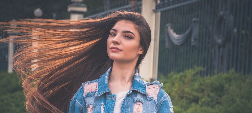 5 praktische Haarstyles für den Alltag und passende Haarpflege von Bioturm
