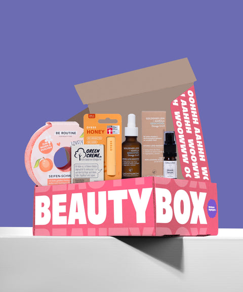 Beautybox März auf lila Hintergrund
