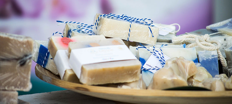 Kokos-Seife selber machen: Rezept mit Kernseife und Meersalz