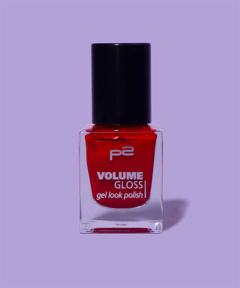 p2 roter Nagellack auf lila Hintergrund