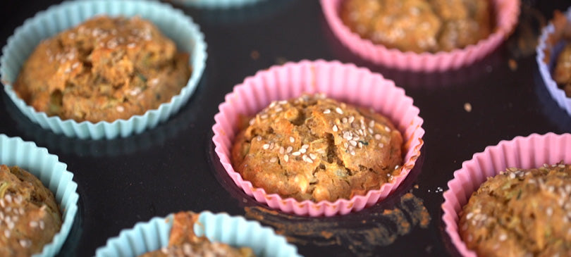 Zucchini-Muffins vegan: herzhaftes Rezept mit Kichererbsenmehl und getrockneten Tomaten