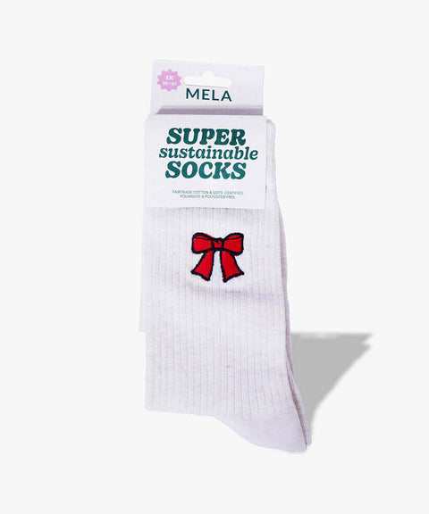 Gerippte Socken mit Stickerei