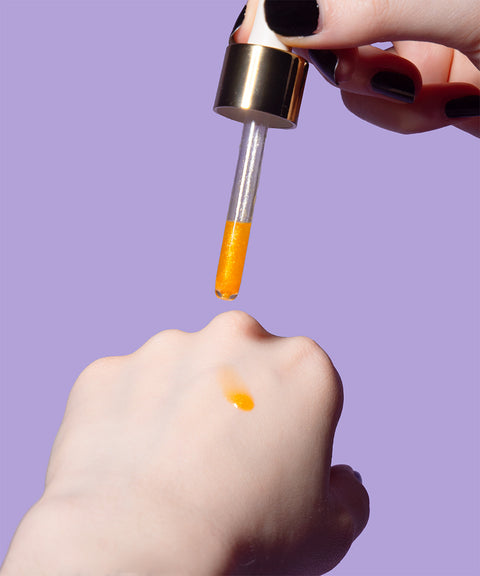 Pflegeöl mit Goldpartikeln